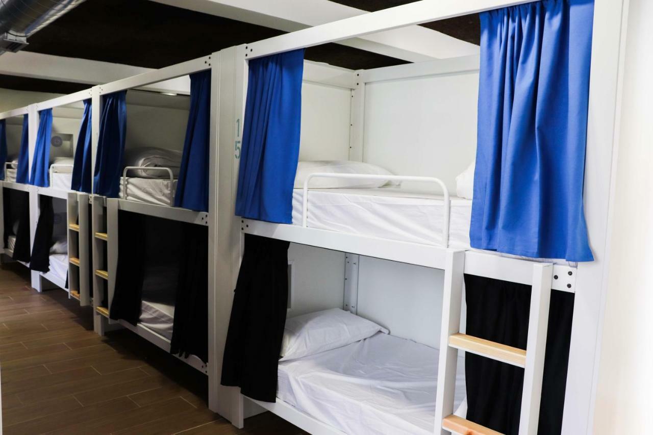 R4Hostel Vigo Exteriör bild